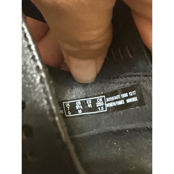 Clarks Sz 9.5Black Perforated Leather Heeled Sandals With Back Zipper Closure - Picture 7 of 7